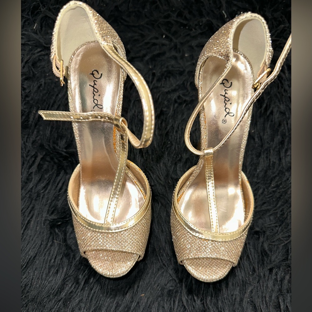 Gold Heels Size 6